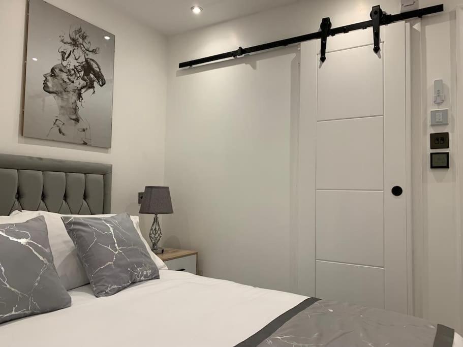 Apartment C, A One Bedroom Flat In South London Carshalton Ngoại thất bức ảnh