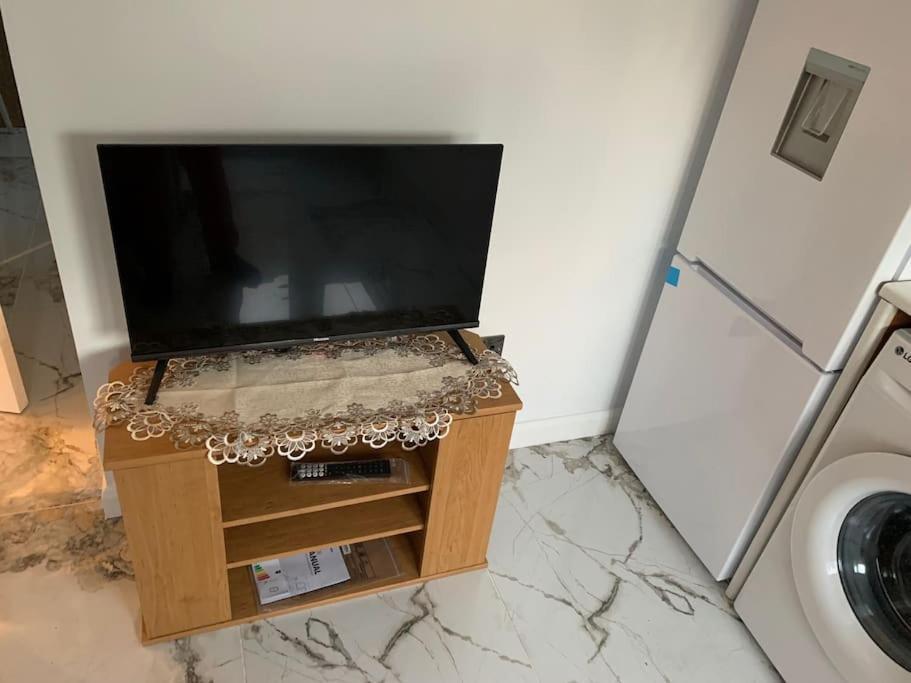 Apartment C, A One Bedroom Flat In South London Carshalton Ngoại thất bức ảnh